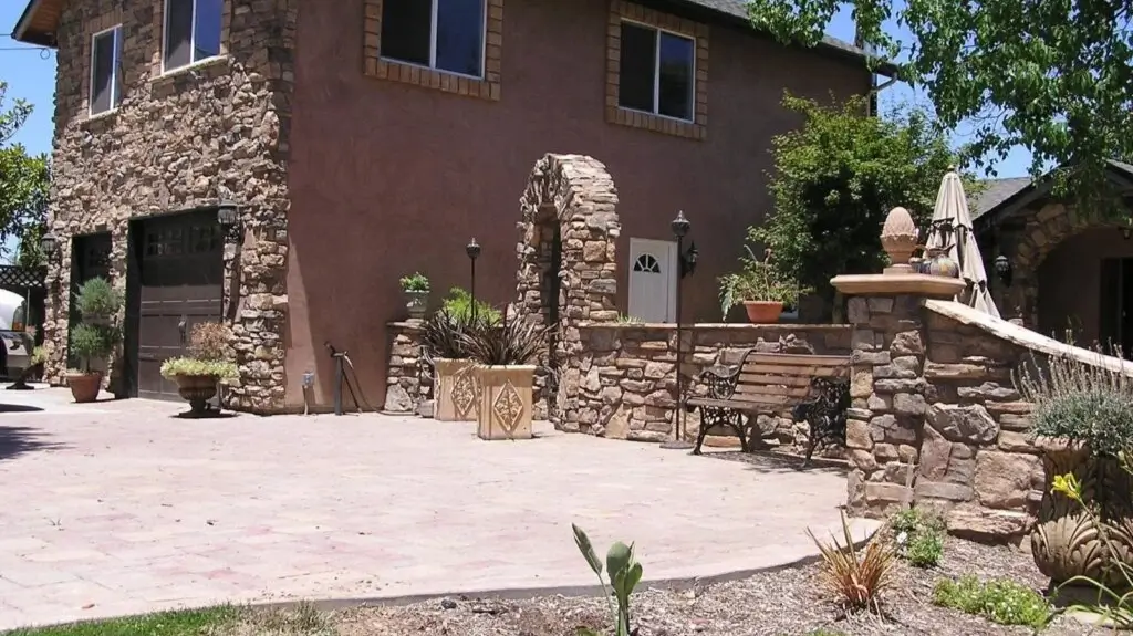 Stone masonry